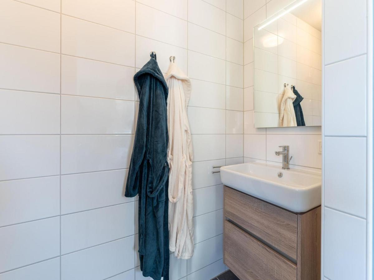 Modern Holiday Home By The Sea With Sauna Scherpenisse エクステリア 写真