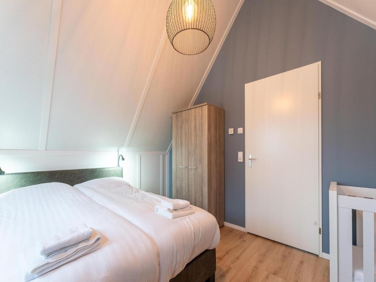 Modern Holiday Home By The Sea With Sauna Scherpenisse エクステリア 写真