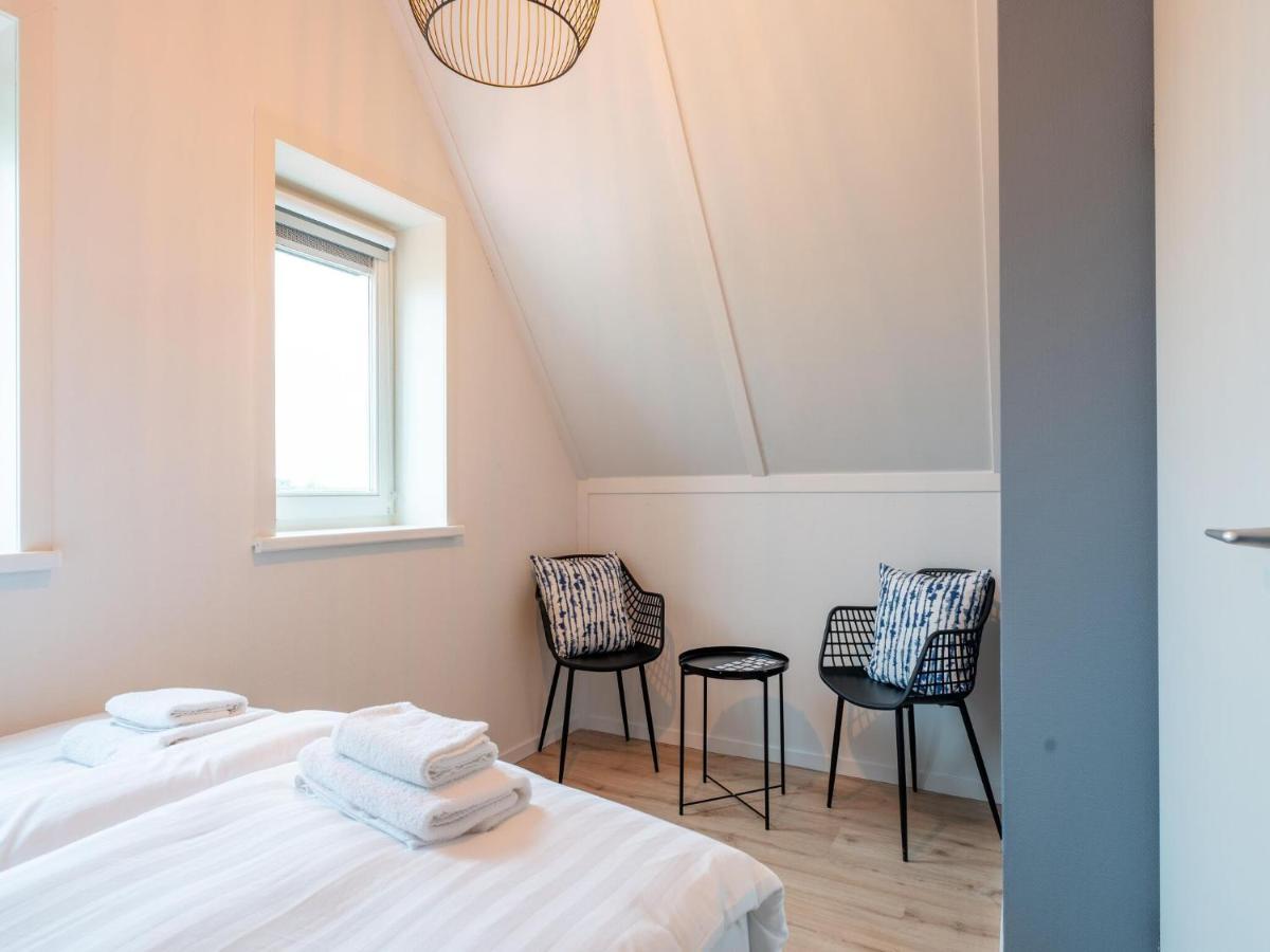 Modern Holiday Home By The Sea With Sauna Scherpenisse エクステリア 写真