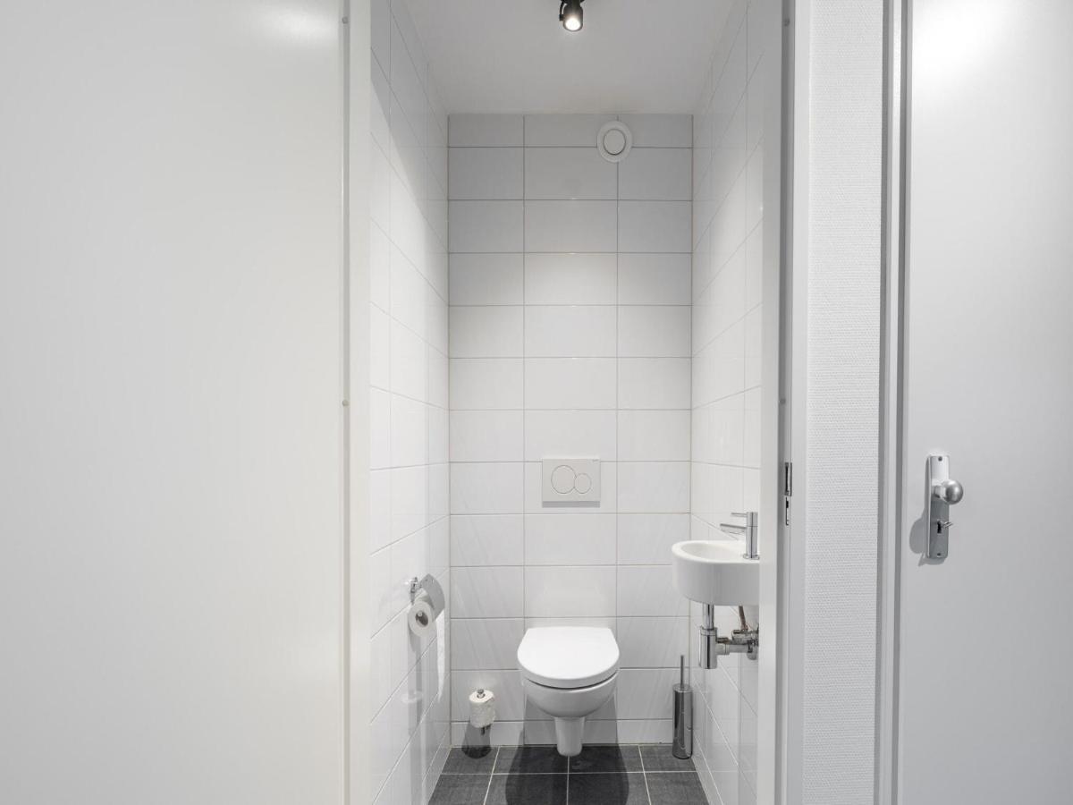 Modern Holiday Home By The Sea With Sauna Scherpenisse エクステリア 写真