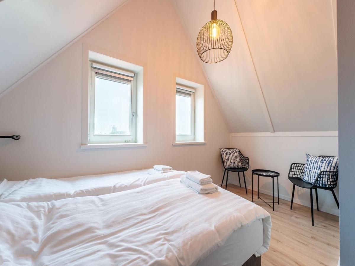 Modern Holiday Home By The Sea With Sauna Scherpenisse エクステリア 写真